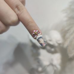 -花岐款式专研健康美甲沙龙