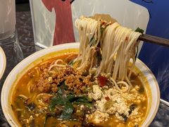 -粉八·云南米线·建水烧烤(常熟路店)