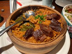 腊味蒸饭-乔街深夜食堂·台州菜·高压锅生蚝(杭州总店)