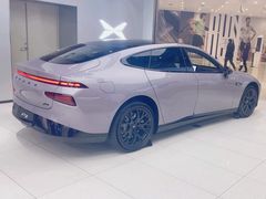 -小鹏汽车(上海静安大融城店)