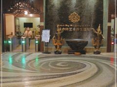 -泉城欧乐堡戏水湾艺术养生温泉