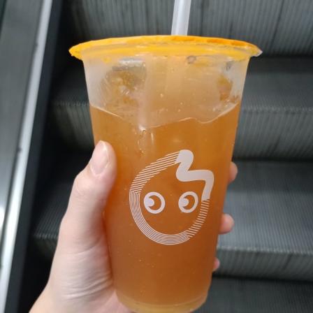 coco都可(金凤金街店)-"鲜柠檬红茶一般 略酸 不推荐.奶茶三兄.