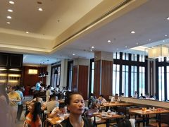 -亚龙湾希尔顿自助餐厅·海鲜·烧烤·沙滩BBQ·现场乐队