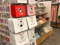 -梨大女人街
