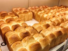 -HOT CRUSH趁热集合·现烤面包(上海环球港店)