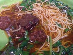 紅燒牛肉麵-张记牛肉面馆(天津路店)