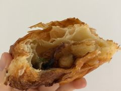 夏威夷开心果黑糖可颂-面包与我Bread Or Me(长城汇店)