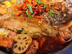 香辣烤鱼-鸣记脆皮烤鱼·海鲜烤鱼(三八广场店)