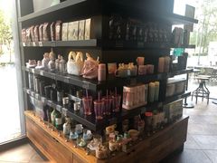 -星巴克臻选(上海长风大悦城店)