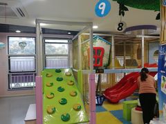-爱乐梵国际儿童教育中心(古美店)