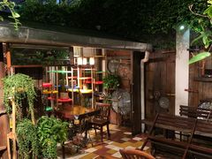 -Cuc Gach Quan Restaurant