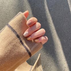 -悦指间美甲美睫