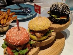-DEEP·美式餐吧(五棵松华熙LIVE店)