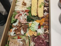 -山野的朋友露营炭火烤肉