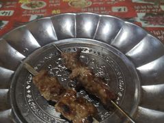 -烤肉小伙烤肉店