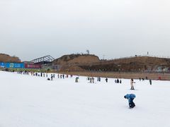 -采薇庄园四季滑雪场