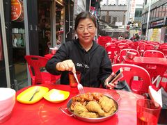 -BHC炸鸡(明洞总店)