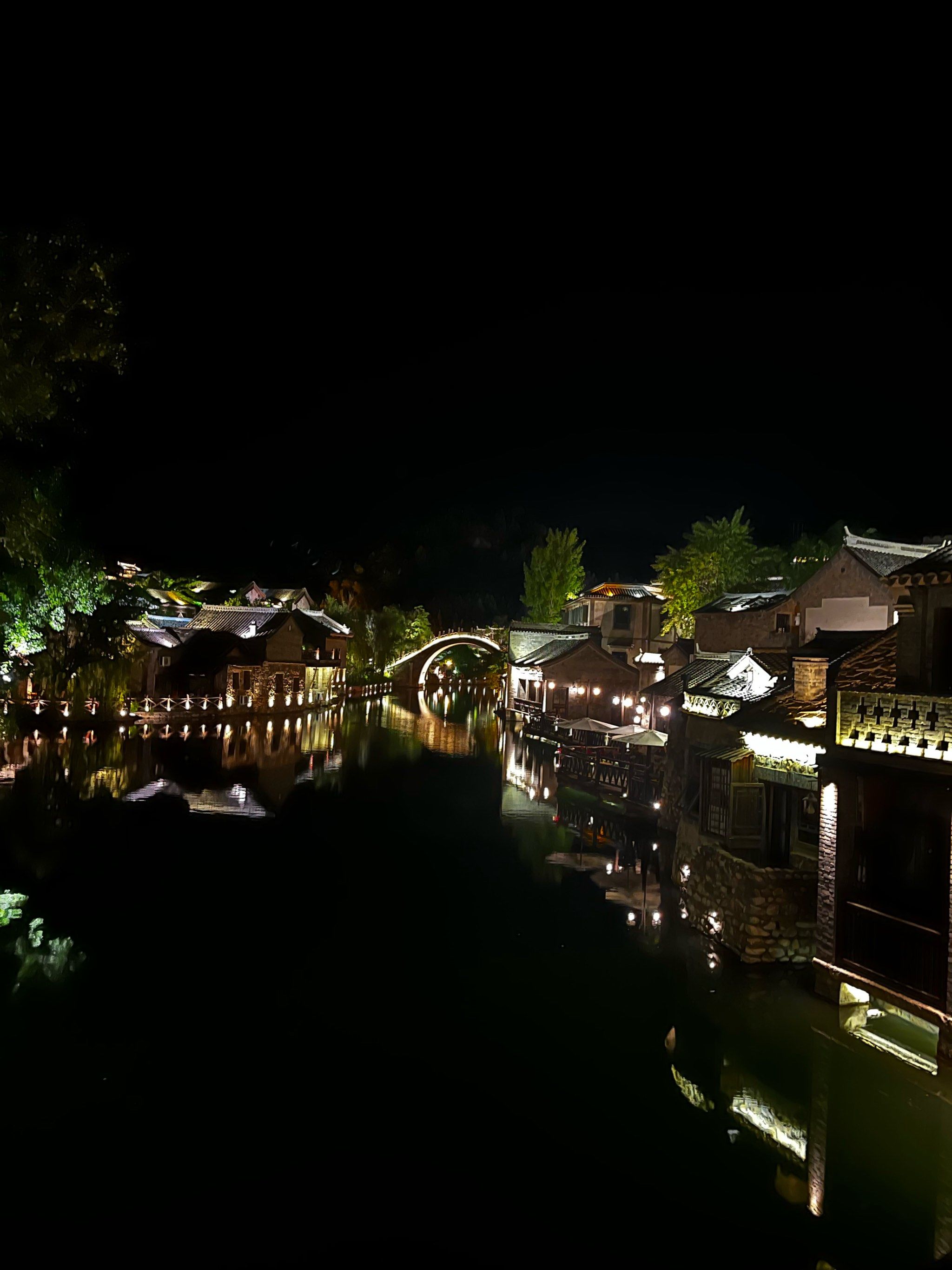 古镇夜色撩人心