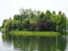 -奕欧来上海购物村停车场