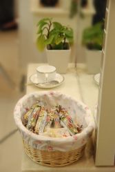 韩国零食哦-极致·本色 发型工作室