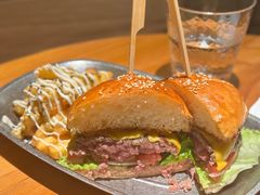 -三勾JJJ Burger&Coffee(梅溪湖店)