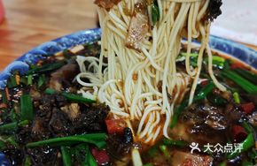 Tujia Smoked Pork and Pickled Vegetable Noodles