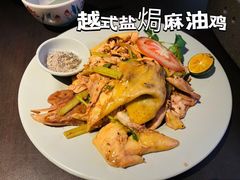 -大头虾越式风味餐厅(光明广场店)