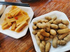 水煮花生-正能量脆肉鲩火锅