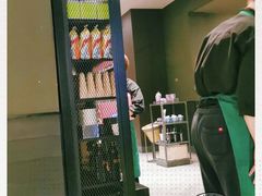 -星巴克臻选(南京金茂览秀城店)
