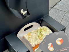 -白蘭BLANK(杭州湖滨银泰in77C区店)