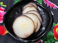 -果松木炭酸菜铜火锅·外婆参鸡汤