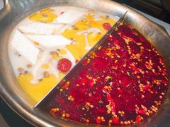 鸳鸯锅底-九鼎轩脆毛肚火锅(三钢里店)