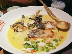 巡湘剁椒鱼头王-巡湘记·地道湖南菜(活力城店)