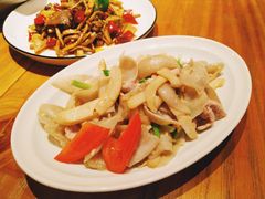 杏鲍菇竹耳爽肉片-十三式重庆江湖菜(金茂览秀城店)