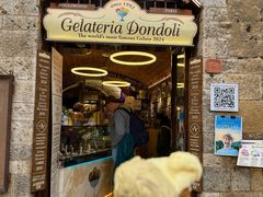 -Gelateria Dondoli