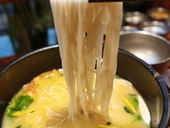 -银米·云南传统过桥米线(双廊黑金冠店)