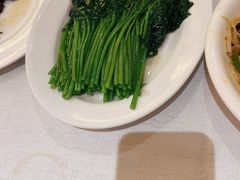 清炒茼蒿-弘雅饭店