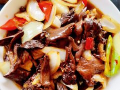 山蘑炒肉-龙福源密云水库灶台鱼
