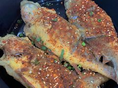 椒盐小黄鱼-巴厘龙虾·榜首油焖大虾(音乐学院·沿江酒馆店)