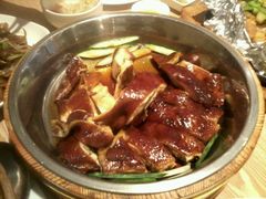桶子油鸡，半只-港东盛宴烧腊至尊