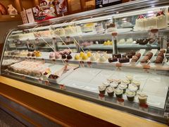 面包甜点陈列柜-西村叔叔的店·面包·甜品·蛋糕(牡丹园店)
