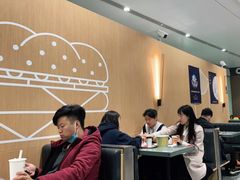 大堂-麦当劳(北京大兴机场二层国内到达(安检外)店)