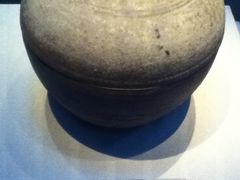 疁城印记_汉釉陶盒-嘉定博物馆