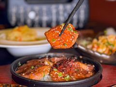 -吉屋·炭烧酒场·秋冬功夫奶汁河豚鱼锅