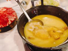 -鲜入围煮花胶鸡海鲜火锅