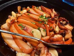 砂锅焗深海墨鱼-佬太公海鸭·海鲜大排档(上海总店)