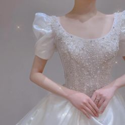 -不晚国际婚纱礼服