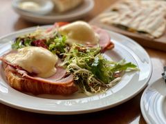 -ROAST coffee & eatery