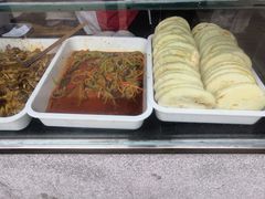 锅魁夹卤肉-洞子口张老二凉粉(文殊院店)