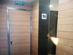 -麦当劳(乳山路店)